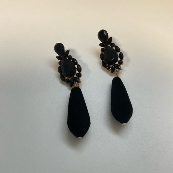 Gorgeous earrings - Picture 2 of 5